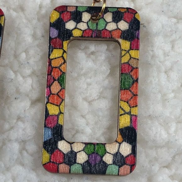 Square wooden rainbow color spots earrings NEW - Picture 3 of 5